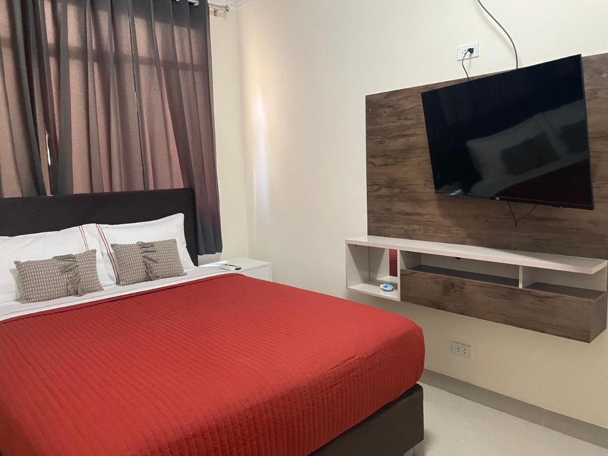 Hotel Calmelia Piura Buitenkant foto