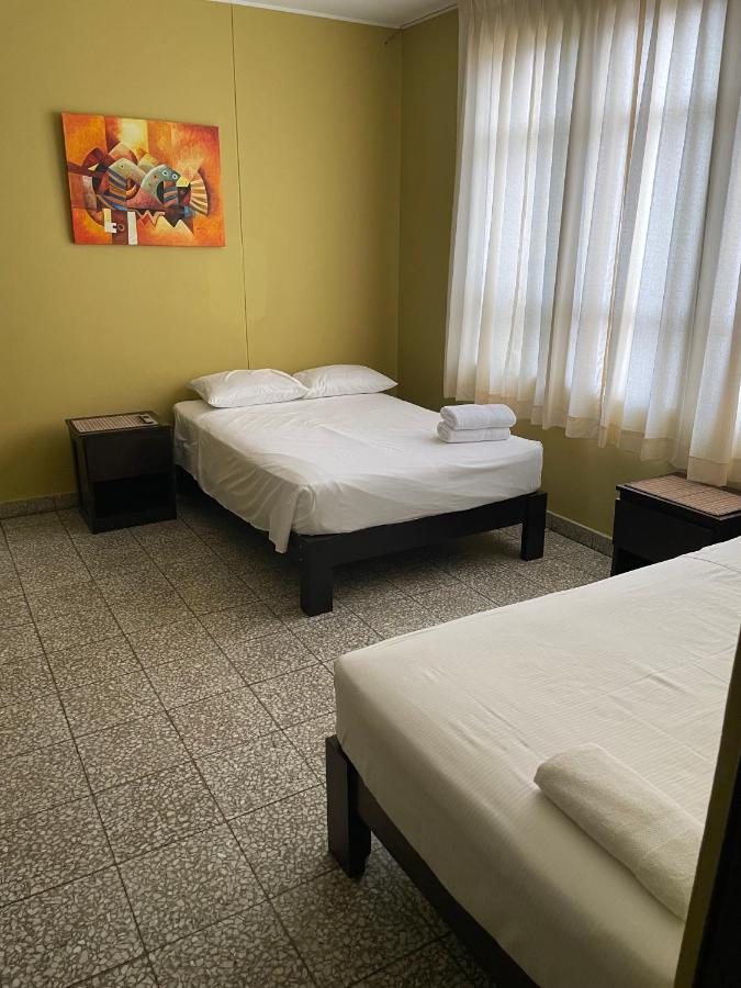 Hotel Calmelia Piura Buitenkant foto