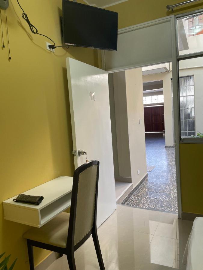 Hotel Calmelia Piura Buitenkant foto