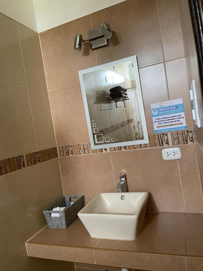 Hotel Calmelia Piura Buitenkant foto