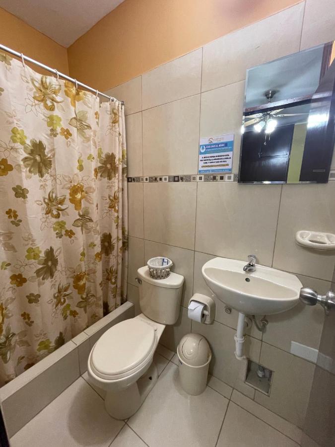 Hotel Calmelia Piura Buitenkant foto