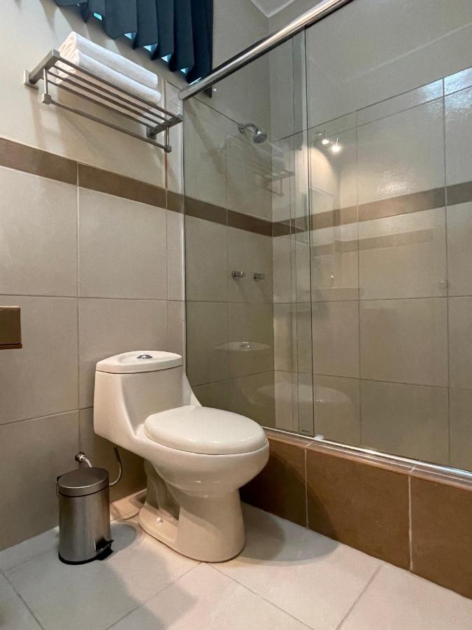 Hotel Calmelia Piura Buitenkant foto